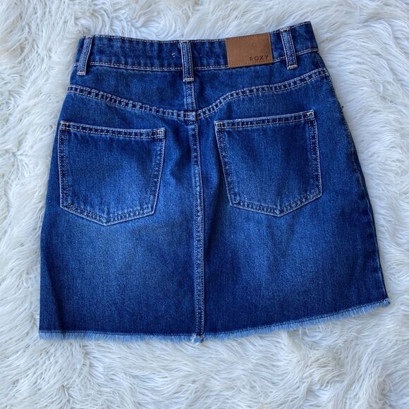 Roxy Button Fly Distressed Frayed Hem Denim Skirt Size XS - Picture 4 of 9